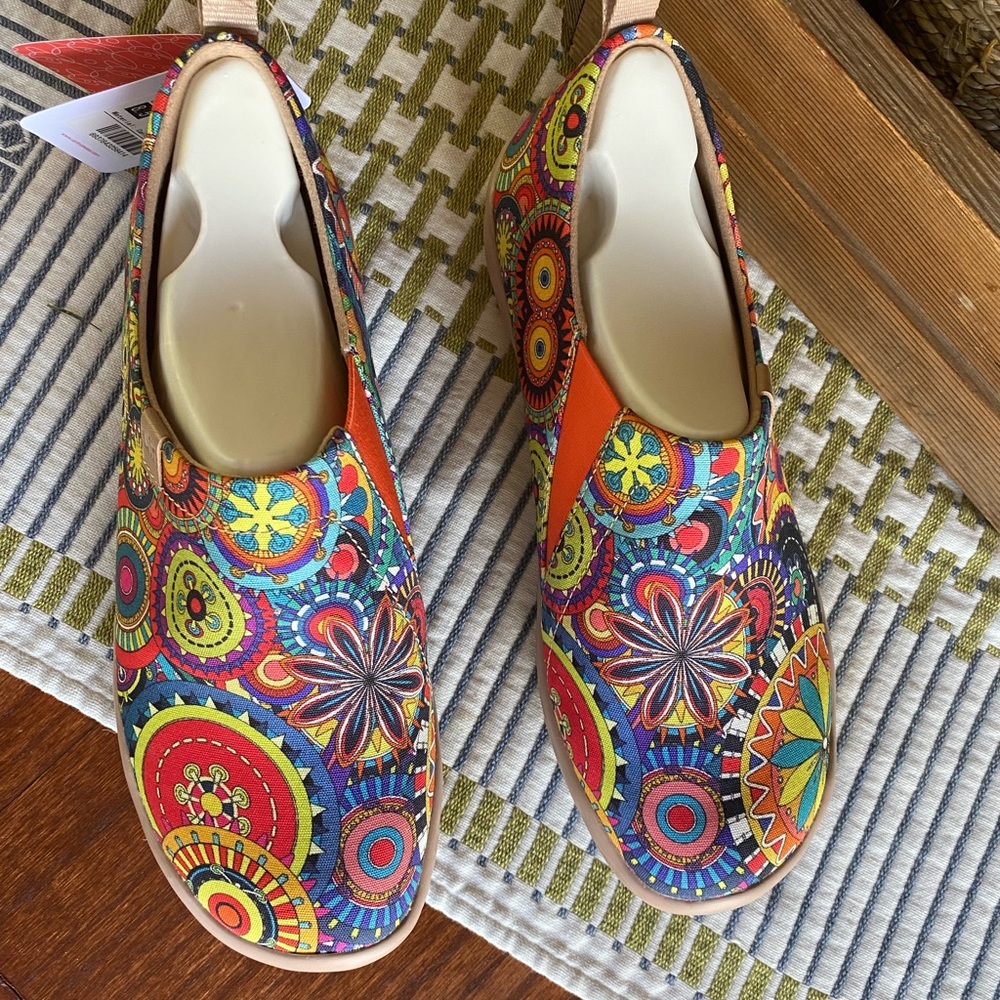 uin Blossom Slip on shoes.